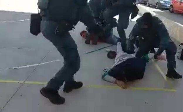 Vídeo: Así fueron las detenciones en la operación contra el yihadismo en Lagunillas