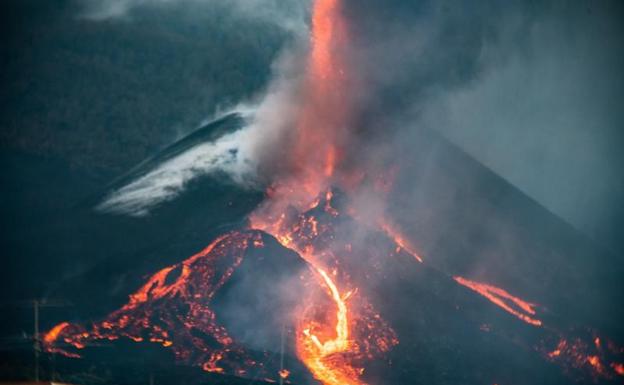 El suelo cercano al volcán sube unos diez centímetros