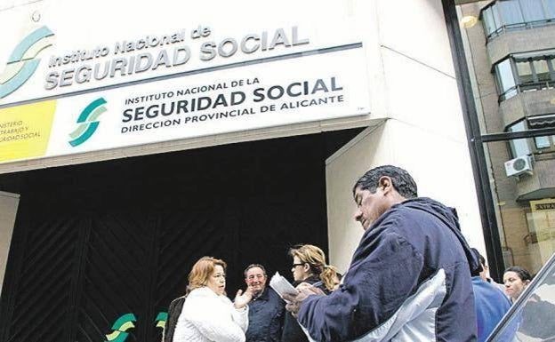 Aviso de la Seguridad Social sobre los recargos si no se actualiza el salario de los empleados de hogar