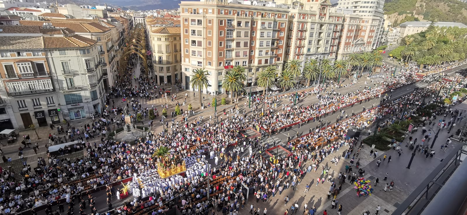 Todas las fotos de la procesión magna de Málaga, cofradía por cofradía