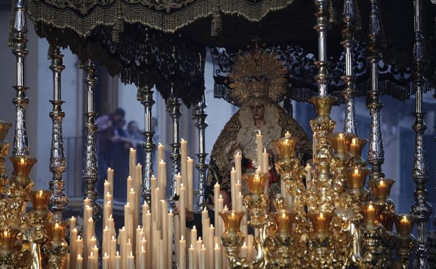 Málaga se llena de Esperanza, que volvió por su barrio