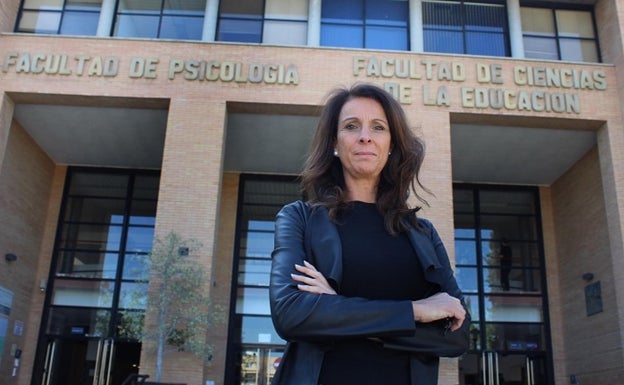 Una malagueña desafía la hegemonía en el Colegio Oficial de Psicología de Andalucía