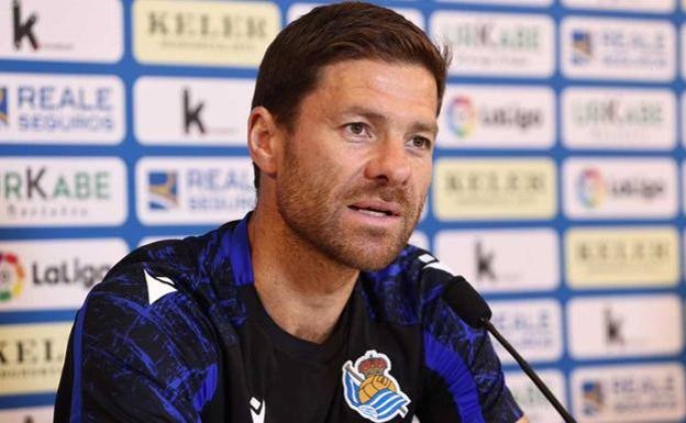 El guiño de Xabi Alonso a la afición del Málaga: «Me acuerdo de aquel partido en Dortmund»