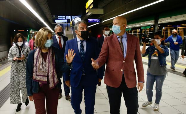 Bendodo garantiza que las obras para la llegada del metro al Centro de Málaga acabarán en 2022