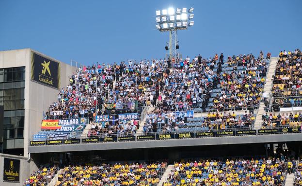 Las peñas del Málaga al fin pueden volver a viajar