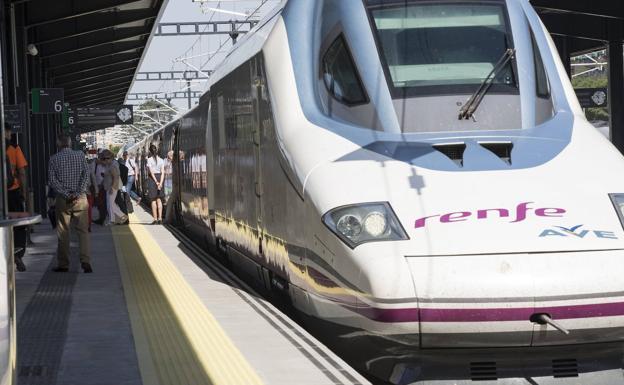 Renfe refuerza con 8.000 plazas más los Ave y Larga Distancia entre Madrid y Andalucía para el puente de la Almudena