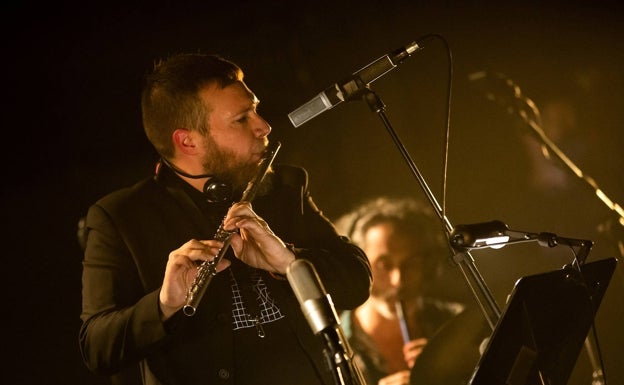 La espiritualidad reina en el Cervantes con los cinco elementos de Tete Leal