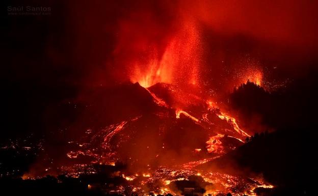 Bomberos de Málaga viajan a La Palma para ayudar a hacer frente al volcán
