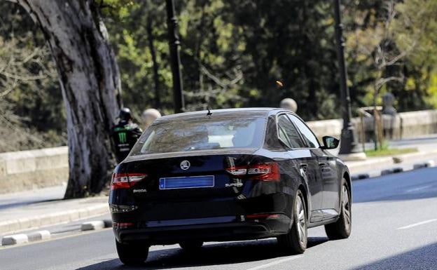 Uber gana terreno en el aeropuerto de Málaga con 'parking' y mostrador propios