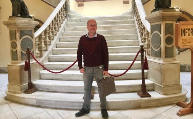 El funcionario azote golpea de nuevo en el Ayuntamiento de Málaga