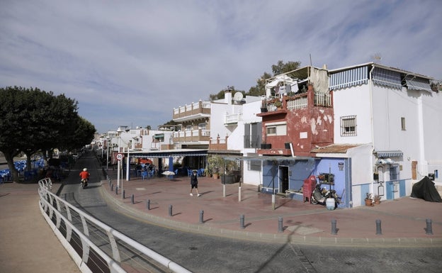 Costas considera ahora «imposible» regularizar la situación de las casas de la playa en El Palo