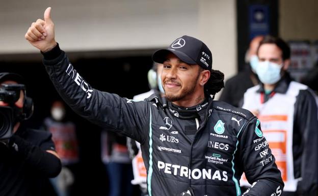 Hamilton y Mercedes echan un órdago al liderato de Verstappen