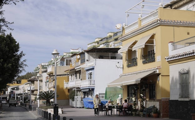 Hacienda responde a Costas que sí es posible la legalización de las casas de El Palo con una orden conjunta