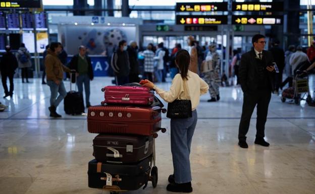 ¿Se puede viajar estando de baja médica?