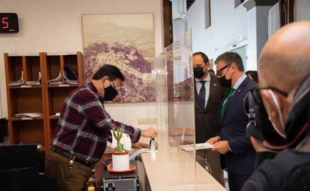 Vox presenta una enmienda «a la totalidad del Gobierno andaluz»