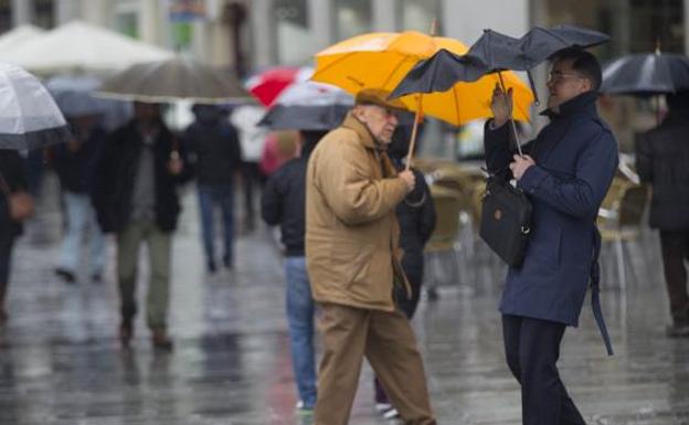 El tiempo se complica en Andalucía: avisos por fuertes lluvias, viento y fenómenos costeros