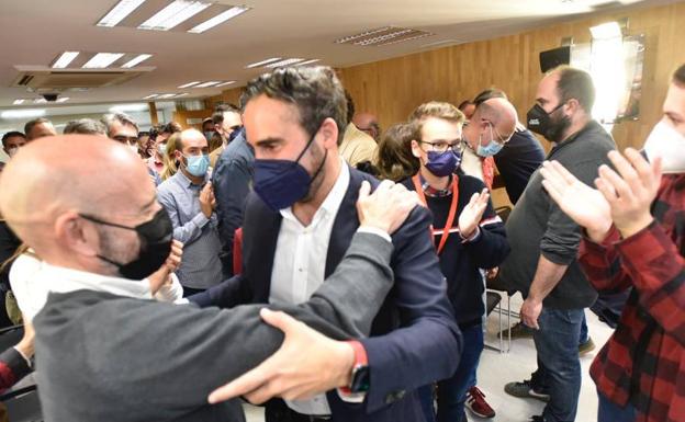 Daniel Pérez gana con holgura las primarias y liderará la nueva etapa del PSOE de Málaga