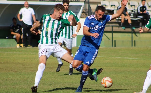 El Torremolinos iguala a puntos con el líder Motril tras derrotar al Marbella