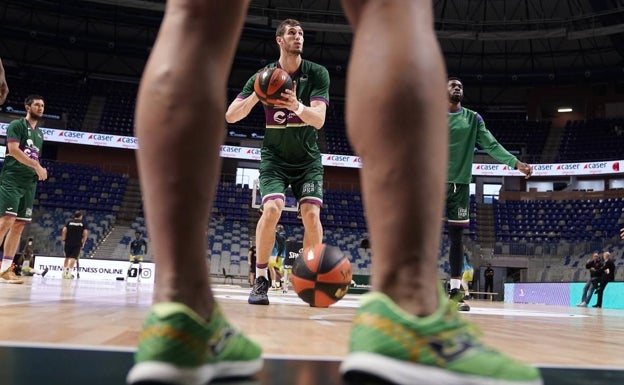 El Unicaja valora no activar la cesión de Guerrero al Betis hasta después del derbi