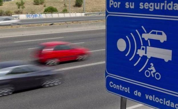 Aviso de la DGT a los conductores que frenan antes de un radar