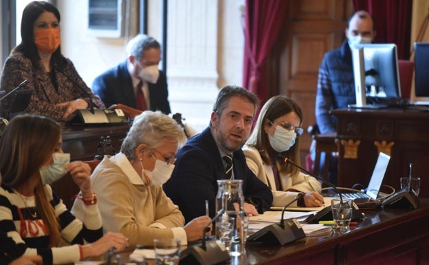 El pleno de Málaga aprueba los presupuestos de 936 millones, «la dosis de refuerzo para afianzar los pilares de la recuperación»