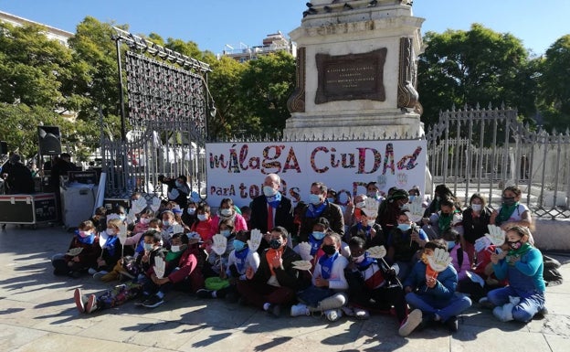 Escolares de Málaga apuestan por la integración y la convivencia en el Día de la Ciudad Educadora