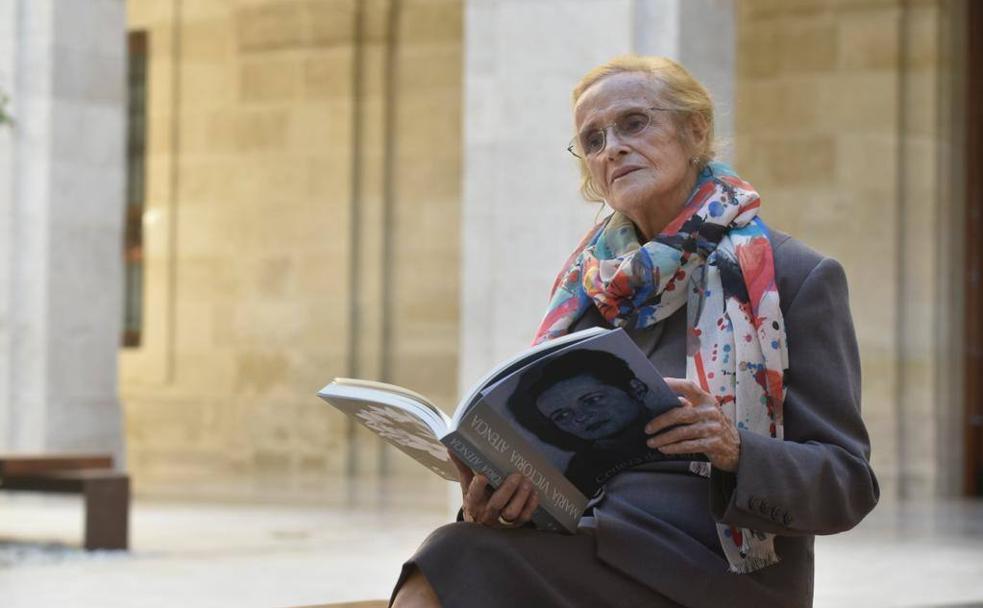 María Victoria Atencia, contra la eternidad: «¿Un icono? Lo que soy es una abuela»