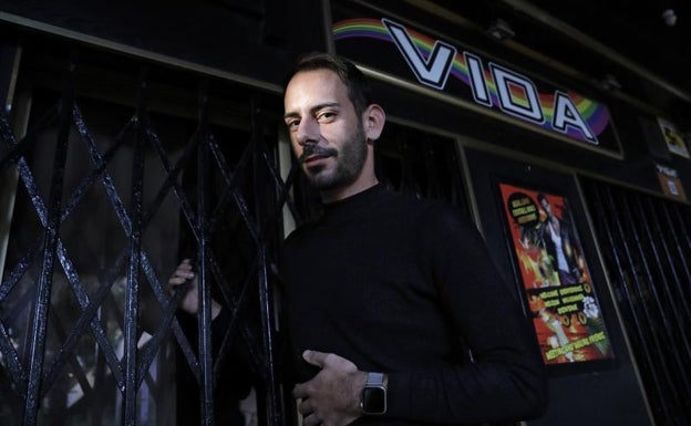 Miquel Azure, VIH positivo desde hace cuatro años: «Cuando me enteré estuve un mes drogándome a diario. Quería morirme»