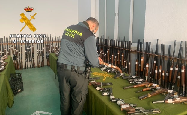 La Guardia Civil de Málaga convoca su última subasta de armas ante el cambio del reglamento