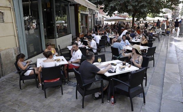 El comité territorial de expertos, que puede acordar las restricciones, decide que todo Málaga debe permanecer en el nivel 0