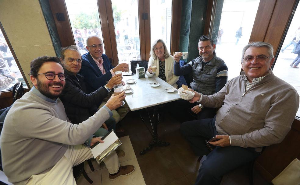 Adiós al Central, quien inventó la manera de tomar el café en Málaga