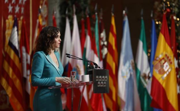 García Egea planta a Ayuso en el acto de homenaje a la Constitución en Madrid