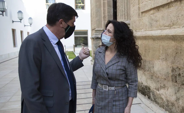 Rocío Ruiz y Juan Marín en el Parlamento en una imagen de este año.