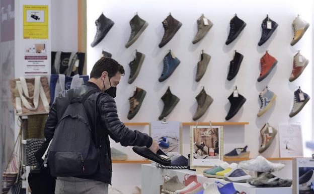 ¿Abren las tiendas en Málaga este miércoles festivo, día de la Inmaculada?