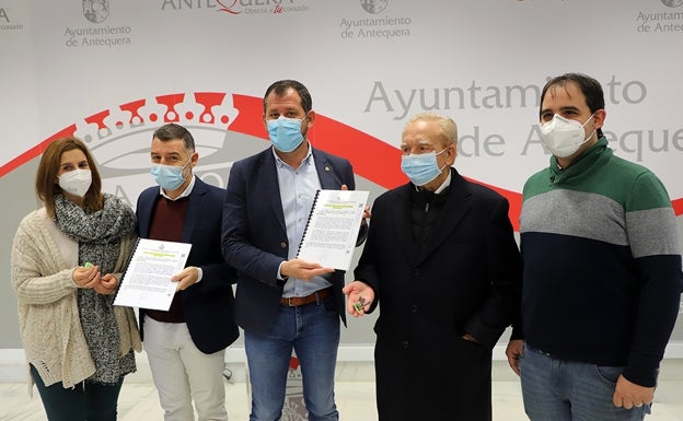 Los colectivos de alzheimer y autismo pueden abrir, tras 13 años, su centro de día en Antequera