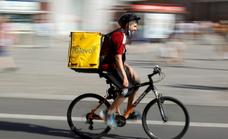 Bruselas lanza su plan para amparar a los 'riders'