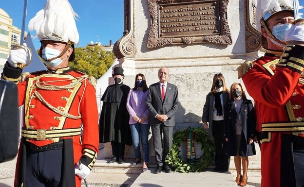 Honores a Torrijos y sus hombres en el 190 aniversario de su fusilamiento en Málaga