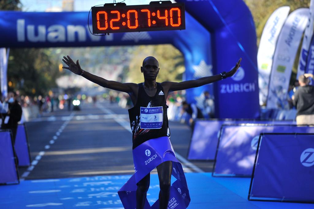 Las mejores imágenes del XI Zurich Maratón Málaga