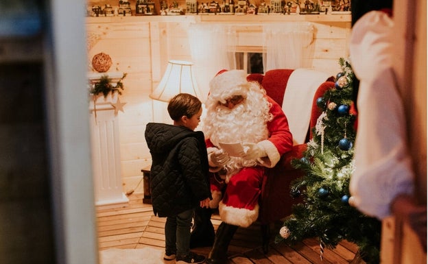 Puerto Banús recauda fondos para el programa 'A tu lado' de Save de Children con sus actividades navideñas
