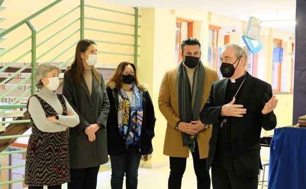 Jesús Catalá valora la formación en Religión en el acto de despedida de una profesora