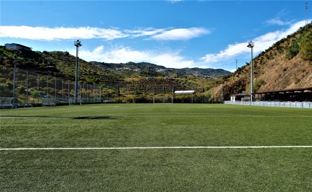 Instalan equipos de sonido en los campos de fútbol de Benagalbón y La Cala del Moral