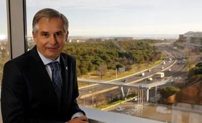 Carmelo Sanz de Barros, elegido presidente del Senado de la FIA