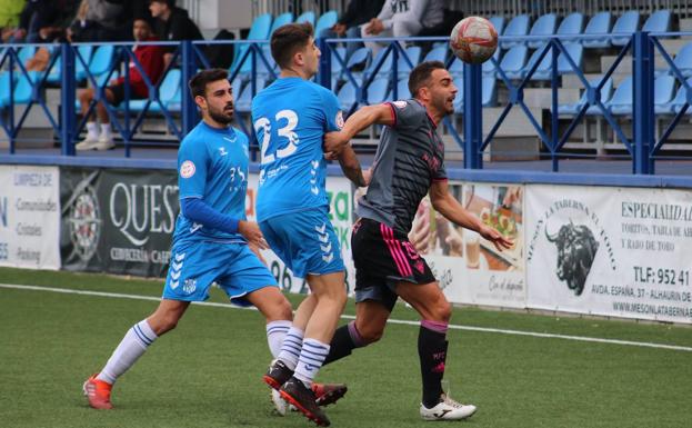 Crónicas de Tercera: El Torremolinos pierde el liderato al caer frente al filial del Almería