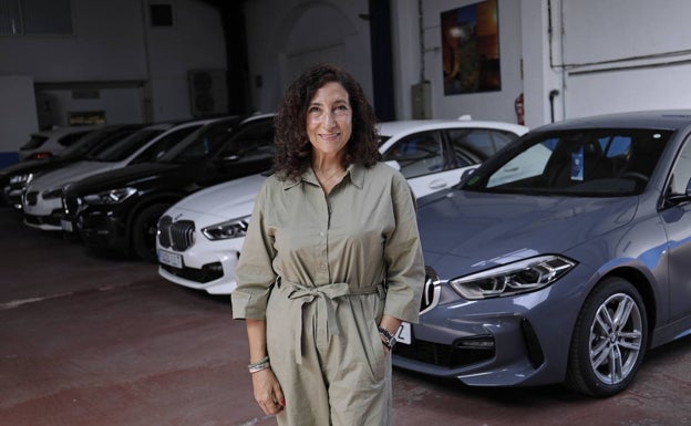 Yolanda Collado, la voz de los 'rent a car'