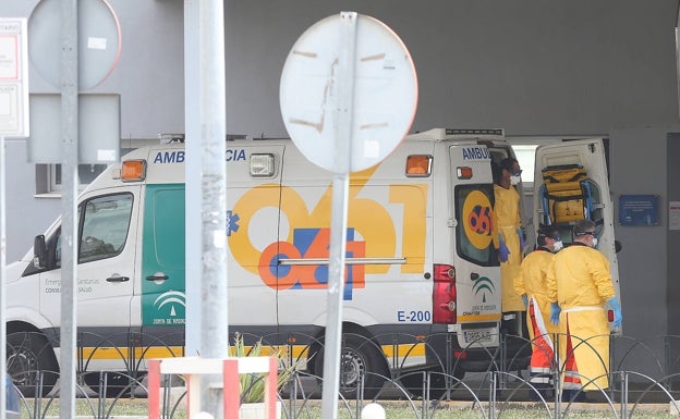 La tasa de Covid sube 50,5 puntos en un día con 1.196 contagios y tres muertes en Málaga