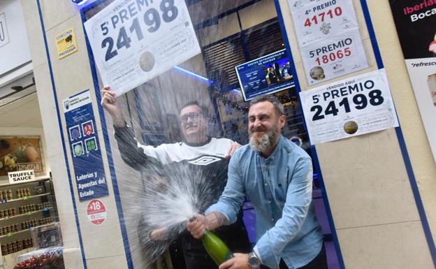 El 24.198, cuarto quinto premio, deja 60.000 euros en Málaga