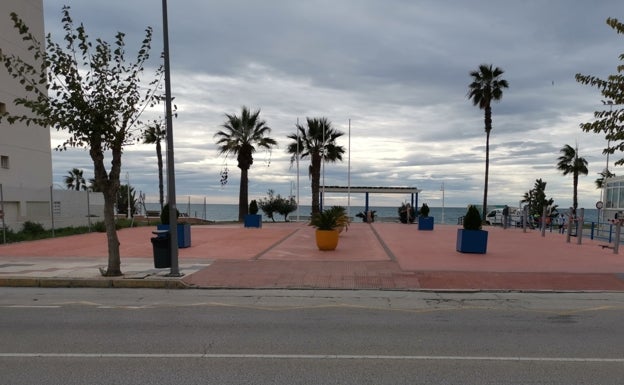 Rincón de la Victoria adjudica la reurbanización de una plaza junto al paseo por 449.862 euros