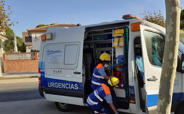 El incendio en una vivienda en Cártama obliga a trasladar a dos mujeres al Hospital Clínico