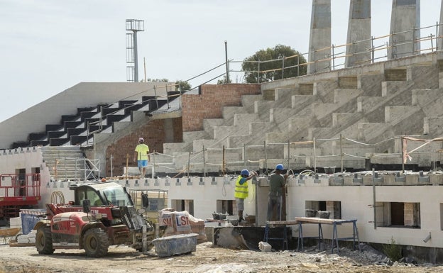 El Málaga estudia que el campo principal de La Academia tenga capacidad para 4.000 espectadores