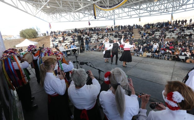 Los verdiales vuelven a conquistar Málaga en su día grande